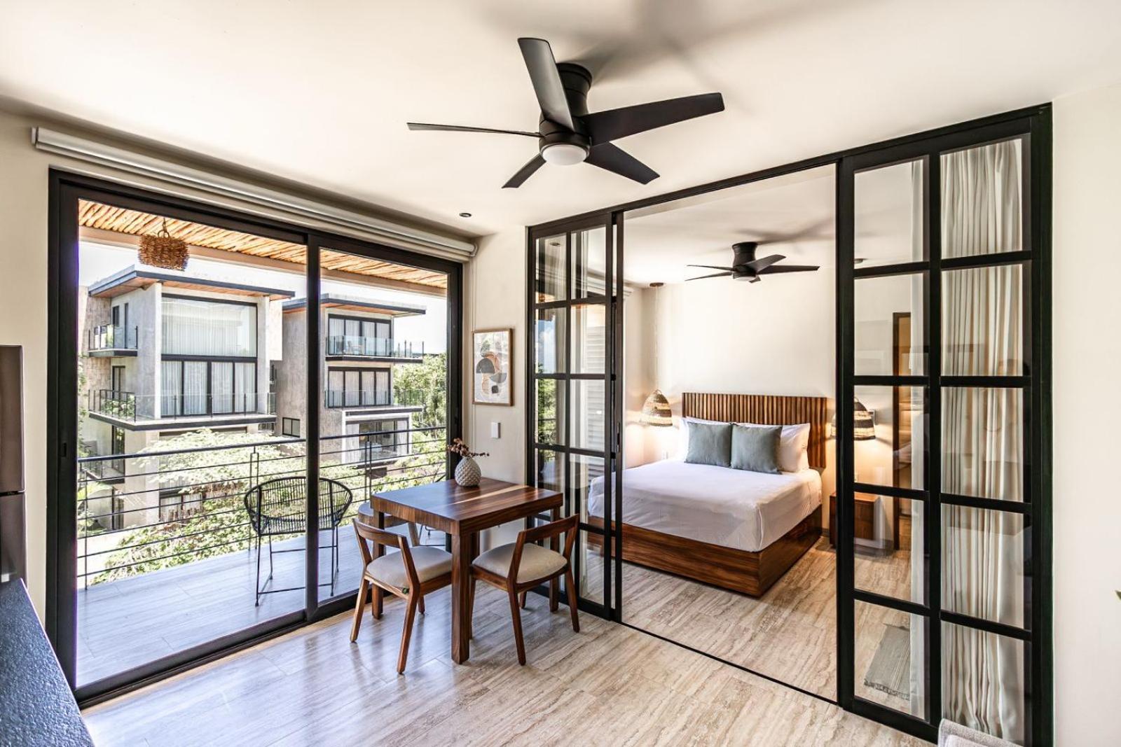 Apartment Lux Jungle Near *